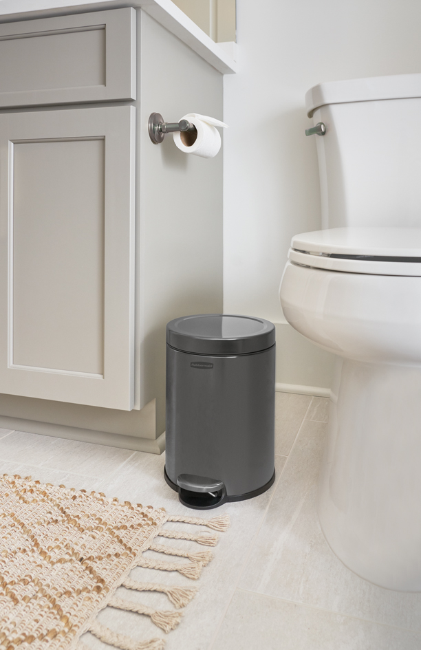 Rubbermaid Poubelle à pédale, ronde, 6 litres, gris foncé