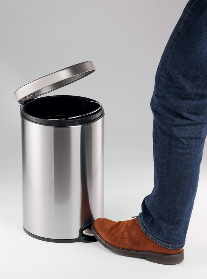 Poubelles à pédale