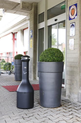 Cendriers sur colonnes
