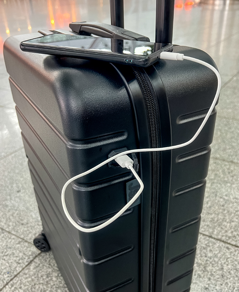Visuel de référence: présente le port USB en utilisation