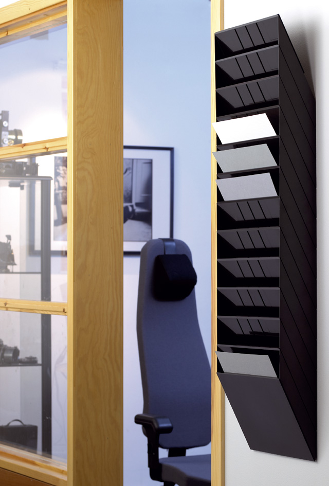 Porte-brochures mural "FLEXIBOXX 12", noir - utilisation