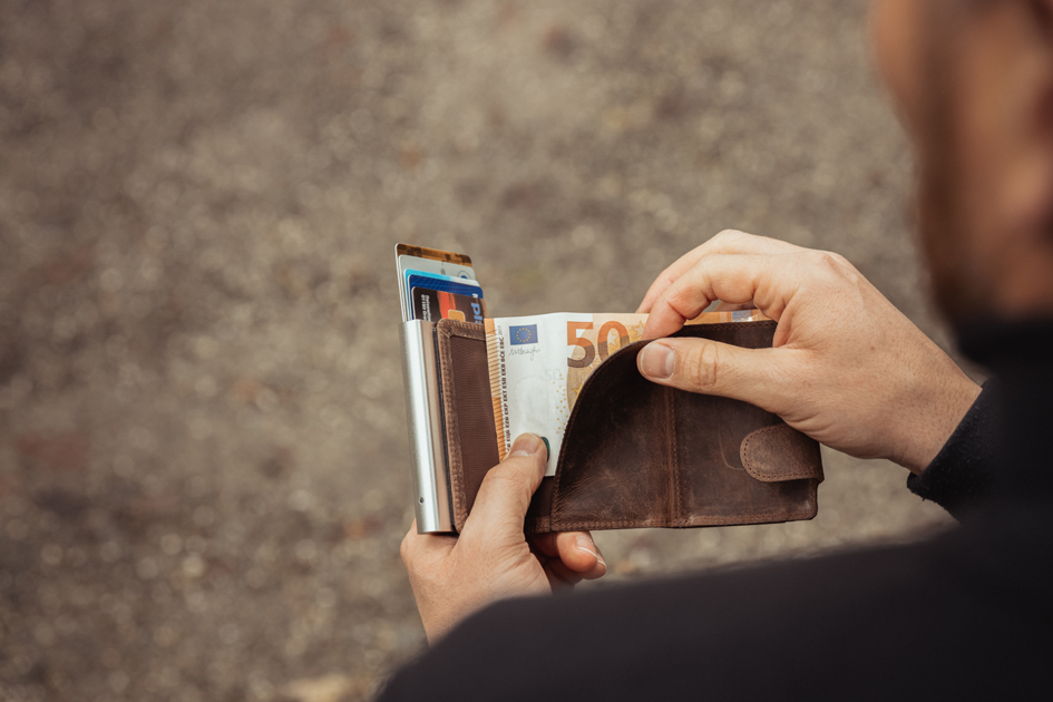 Porte-monnaies avec étuis de cartes