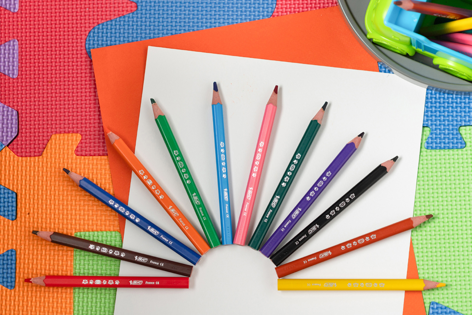 Crayon de couleur triangulaire Evolution ecolutions Triangle, couleurs