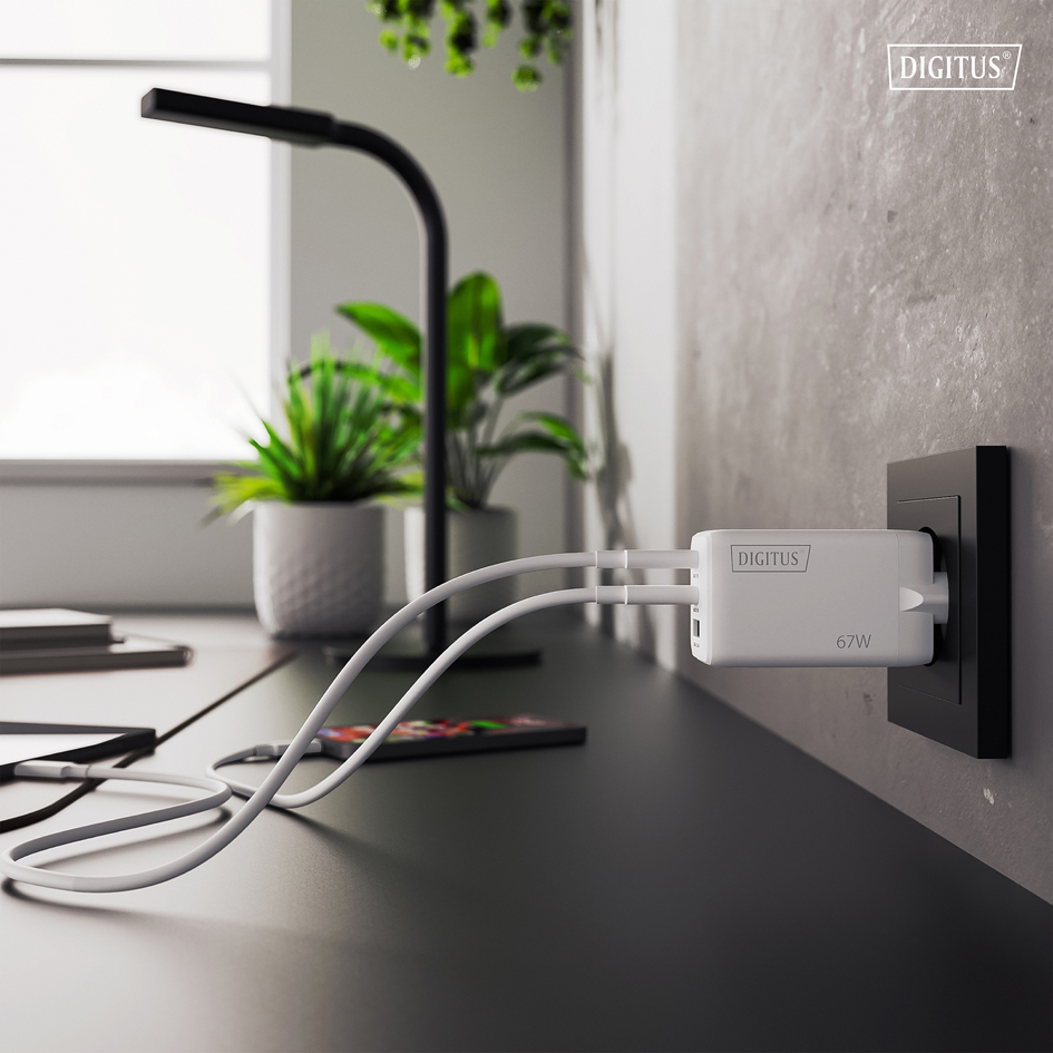 DIGITUS Chargeur secteur USB GaN, 2x USB-C / 1x USB-A, 67 W