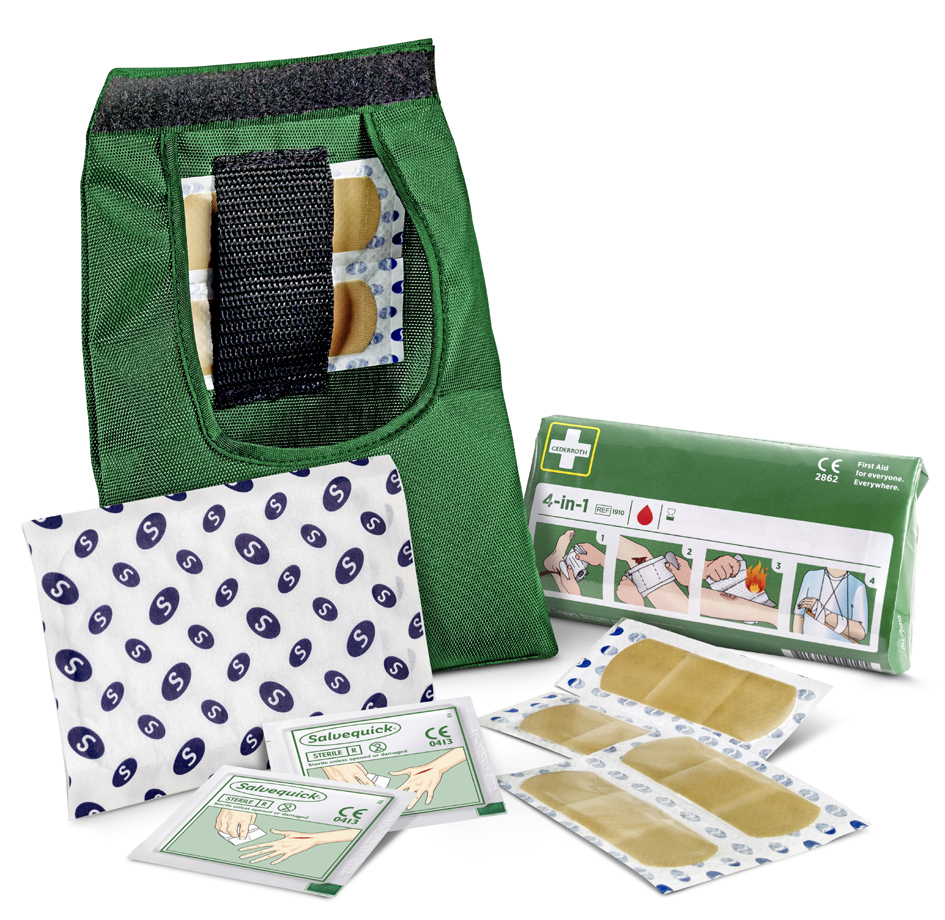 Kit de premiers secours dans un étui en nylon, ouvert