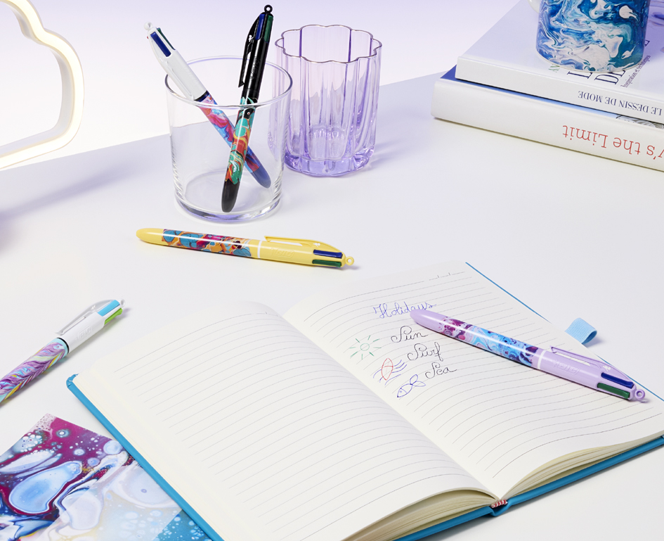 BIC Stylo à bille rétractable 4 Colours Hydro