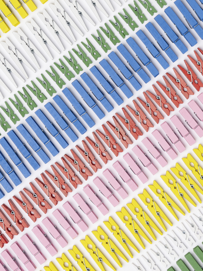 Mélange de pinces en bois BASIC Jumbobox, tailles/couleurs