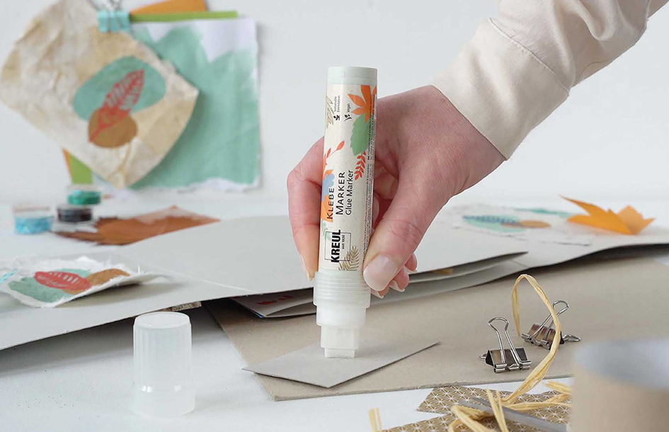 Colles liquides, en forme de stylo
