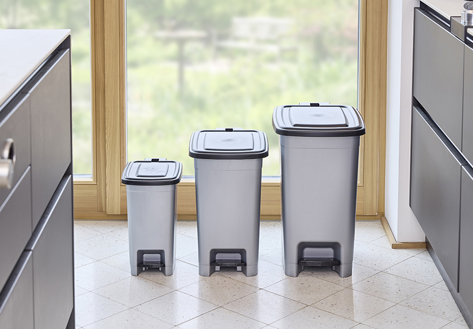 Poubelles à pédale