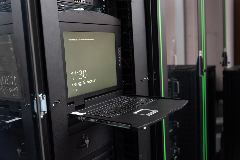 DIGITUS Console modulaire KVM 19' HD LCD, 48,26 cm (19') TFT